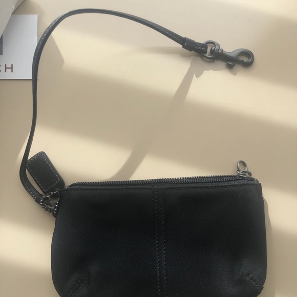 NWOT COACH fabric wristlet. Black. Zipper strap purse cell phone holder - Picture 8 of 11
